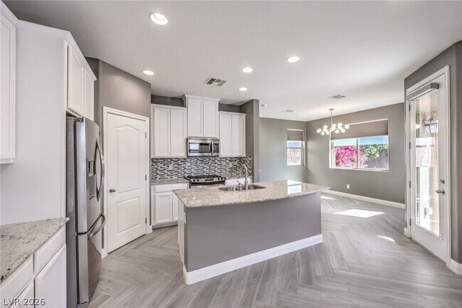 Building Photo - 12420 Pinetina St