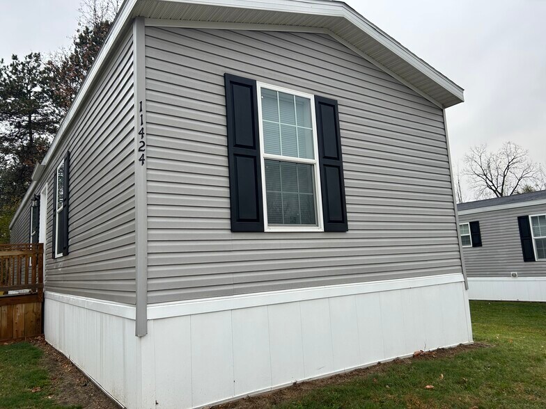 Building Photo - 11424 Oakgrove Dr