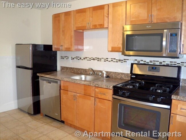 Building Photo - 304 Highland Ave