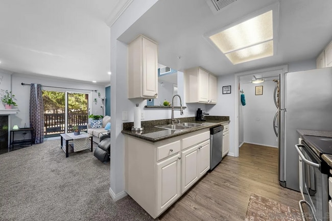 Building Photo - 12015 Alta Carmel Ct