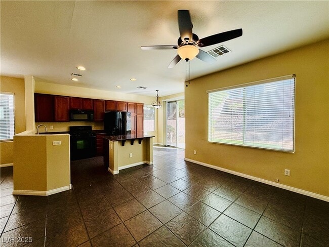 Building Photo - 275 Red Eucalyptus Dr