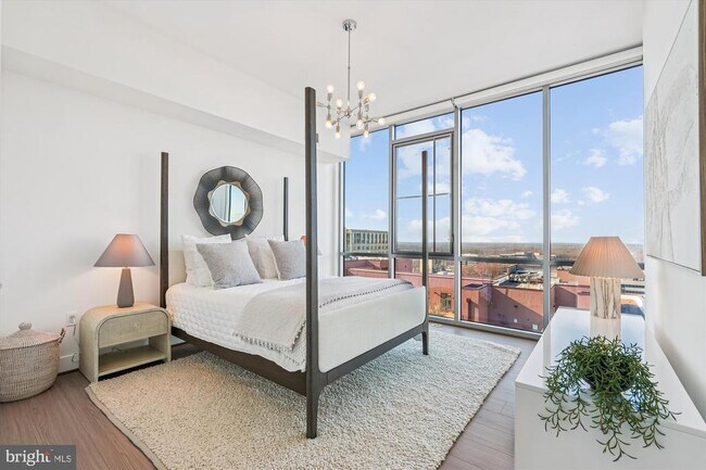 Building Photo - 930 Rose Ave