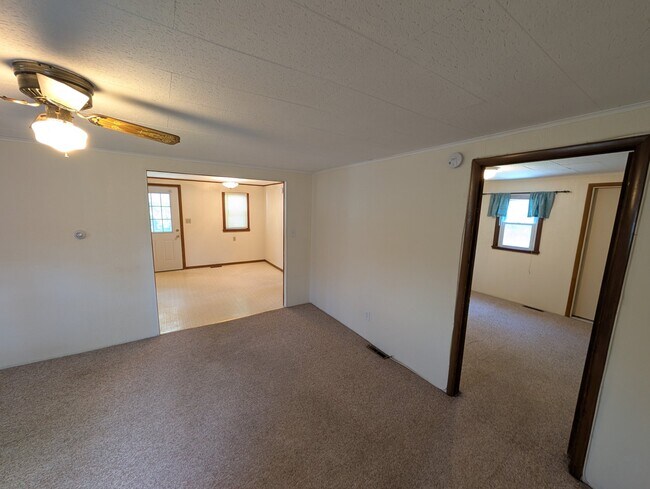 Building Photo - 6383 Zorn Rd
