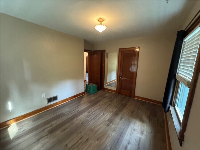 Building Photo - 1107 Bristow St