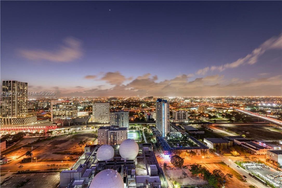 Building Photo - 851 NE 1st Ave