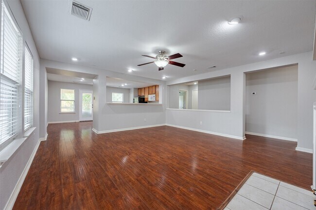 Building Photo - 15823 Kings Cypress Ln