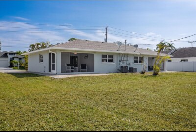 Building Photo - 838 99th Ave N