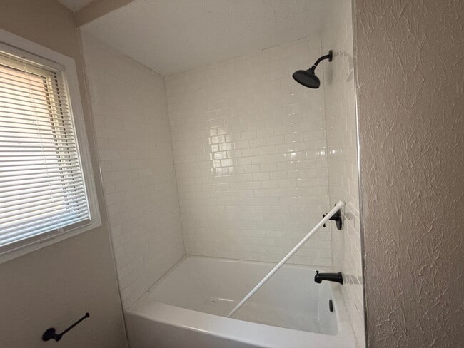 Building Photo - Renovated 3-Bedroom Home – We Welcome Sect...