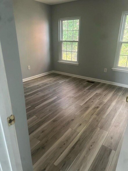 Building Photo - 7927 Foxcrest Ct