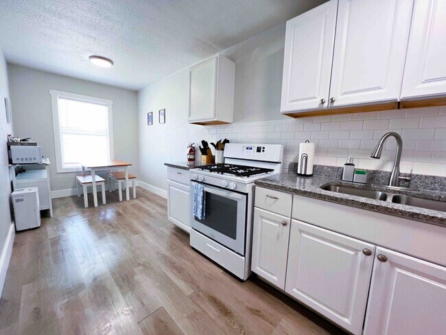 Building Photo - 1116 Morgan Ave