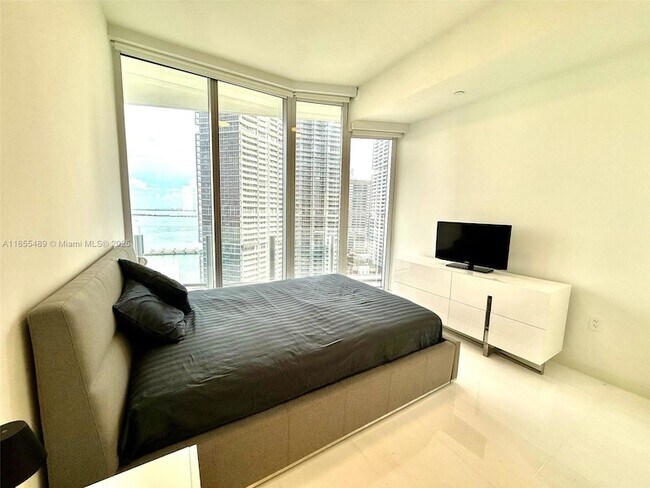 Building Photo - 300 Biscayne Blvd Way