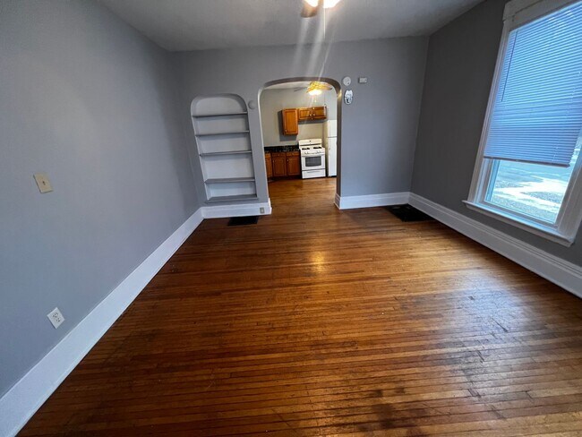 Building Photo - 1228 Tremont Ave