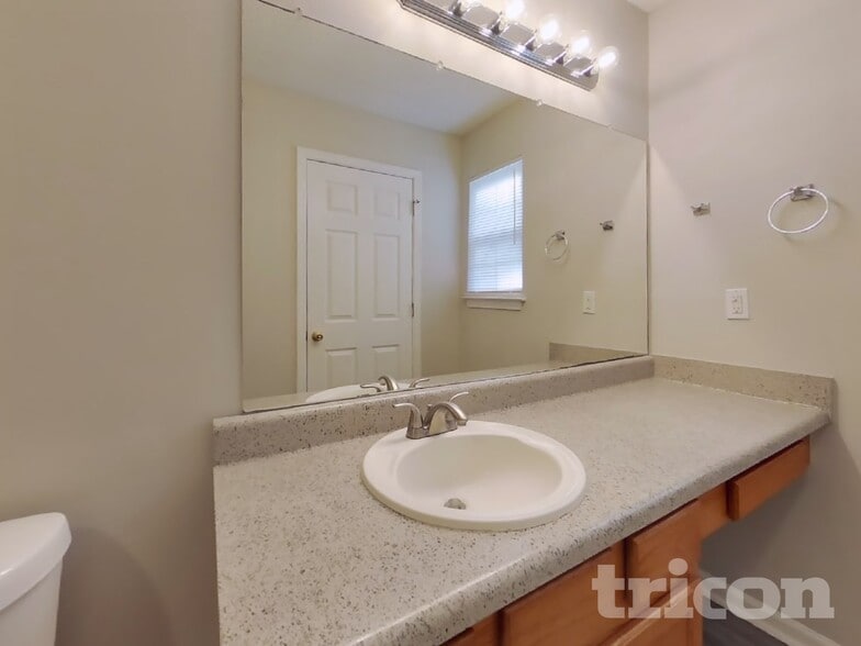 Building Photo - 45 Cedars Glen Way