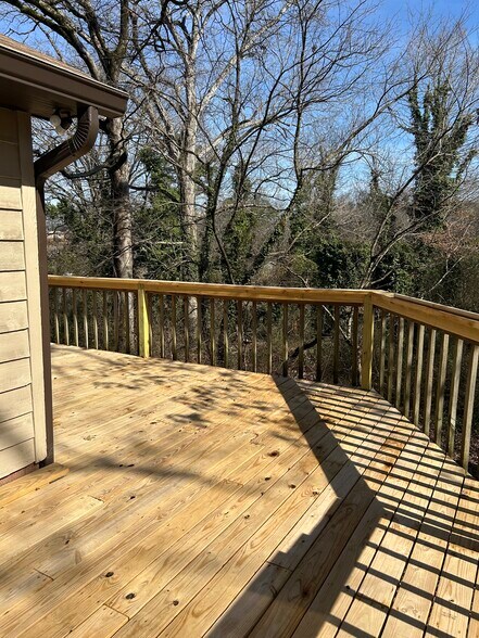 Building Photo - 600 Villard Dr