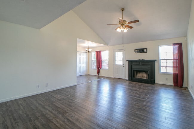 Building Photo - 1325 Meredith Way
