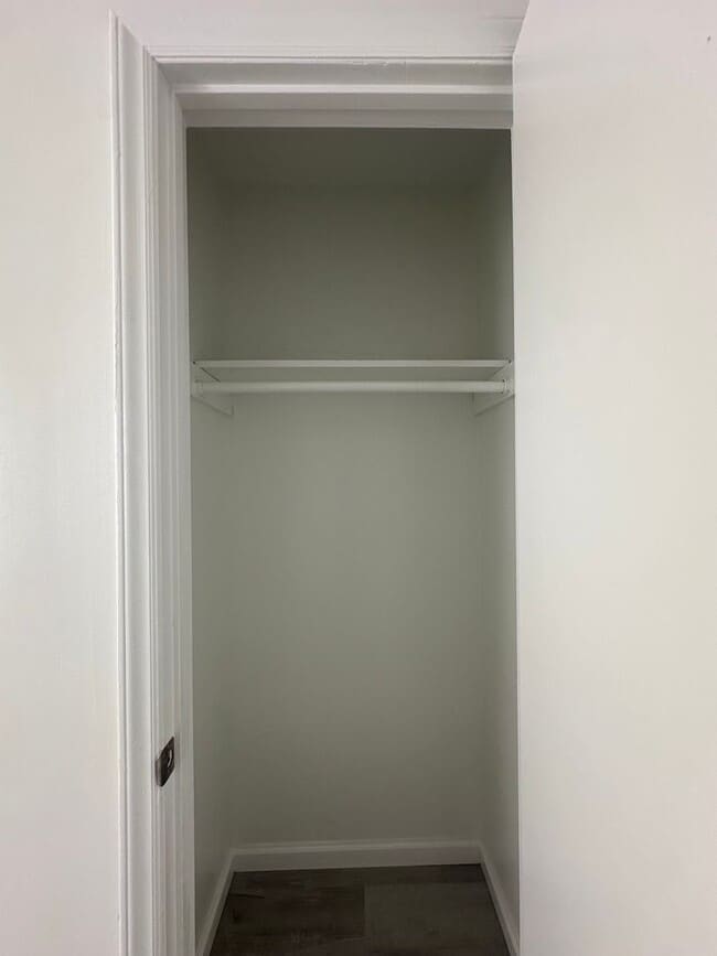 Building Photo - 320 Myrtlewood Cir