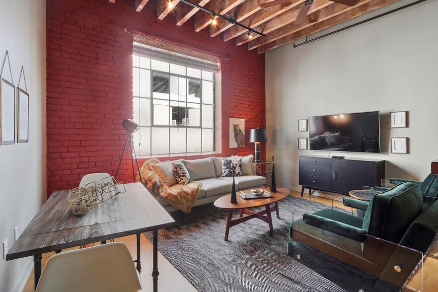 Building Photo - 1041 Constance St