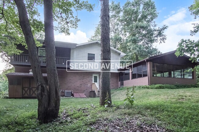 Building Photo - 120 Heather DR