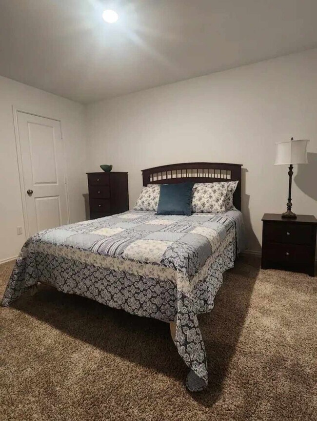 Building Photo - Elgin Mussel Run