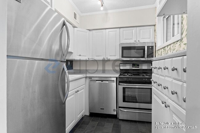 Building Photo - 100 Biscayne Dr NW