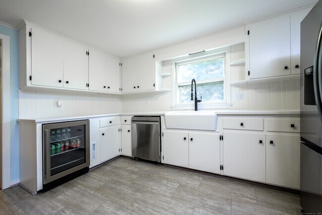 Building Photo - 52B Fuller Mountain Rd