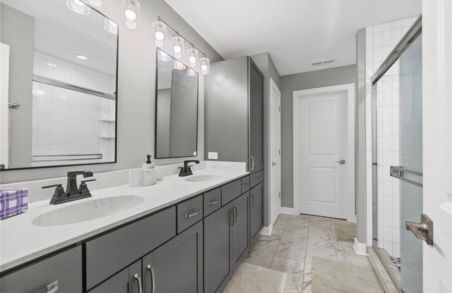 Building Photo - 9351 Woodgate Circle