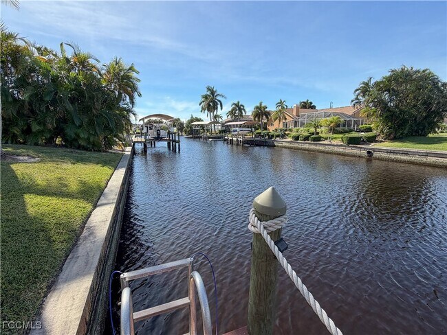 Building Photo - 2501 SE 19th Pl