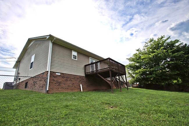 Building Photo - 238 Audrea Ln