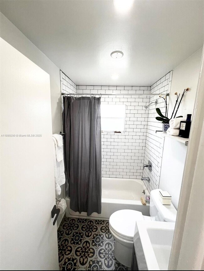 Building Photo - 11241 SW 7th Terrace