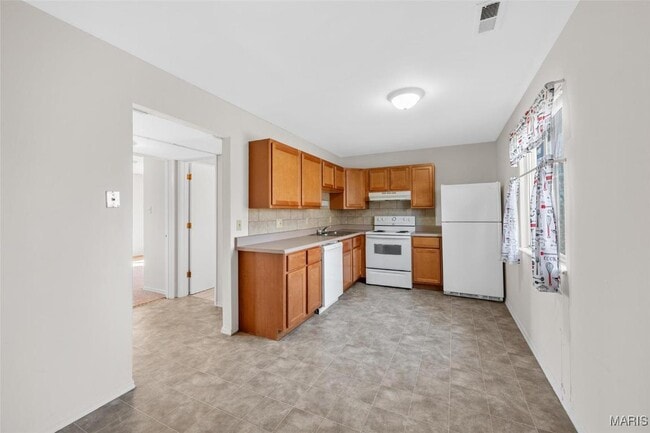 Building Photo - 22 E Rock Creek Manor