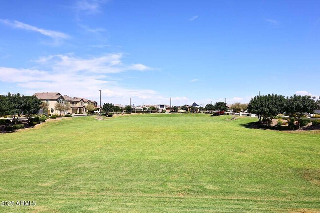 Building Photo - 2516 E King Bird Dr