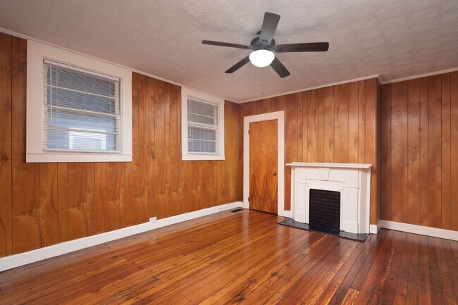 Building Photo - 564 Pemberton St