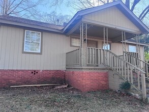 Building Photo - 1750 Yarbrough St