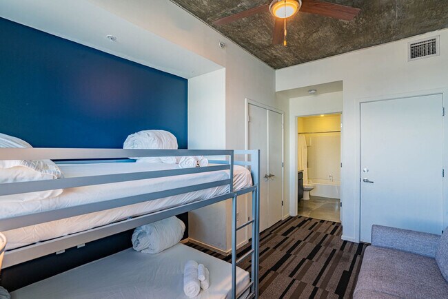 Building Photo - 333 E Roosevelt St