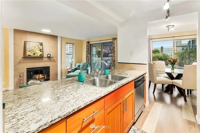 Building Photo - 2145 Dexter Ave N