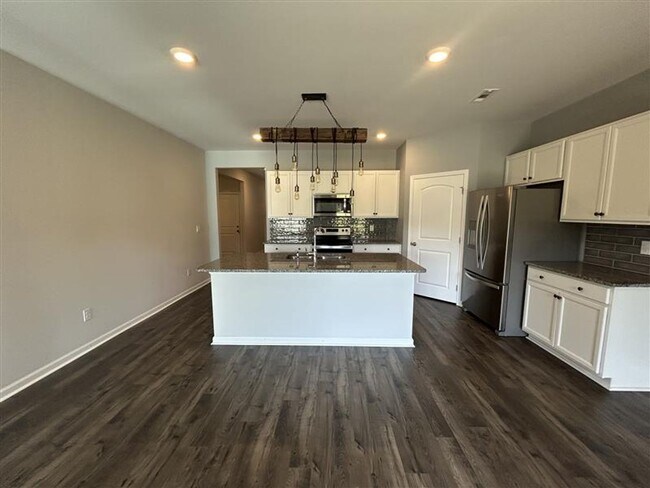 Building Photo - Welcome Home!