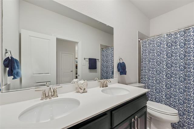 Building Photo - 1313 Benavites Dr