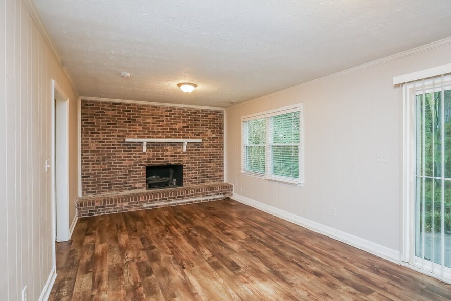 Building Photo - 2264 Old Concord Dr SE