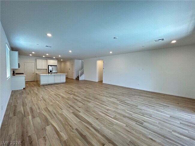 Building Photo - 2276 Luna Hvn St