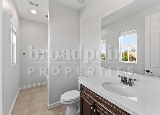 Building Photo - 1672 N Las Flores Dr