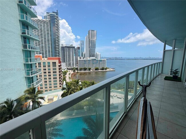 Building Photo - 1900 N Bayshore Dr