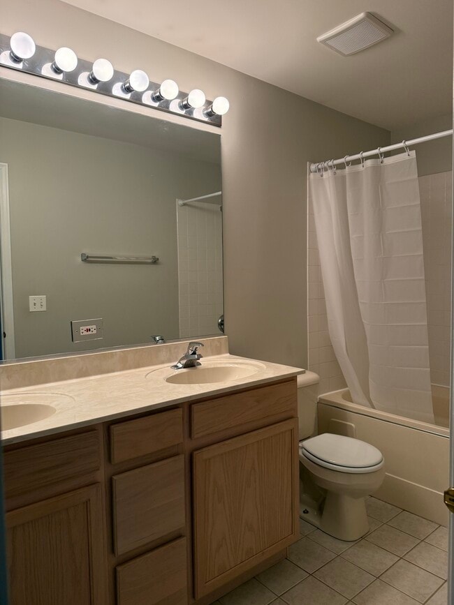 Building Photo - 11717 S Derby Ln