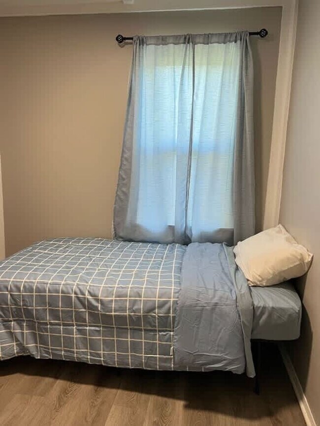 Building Photo - 27385 Park Ct