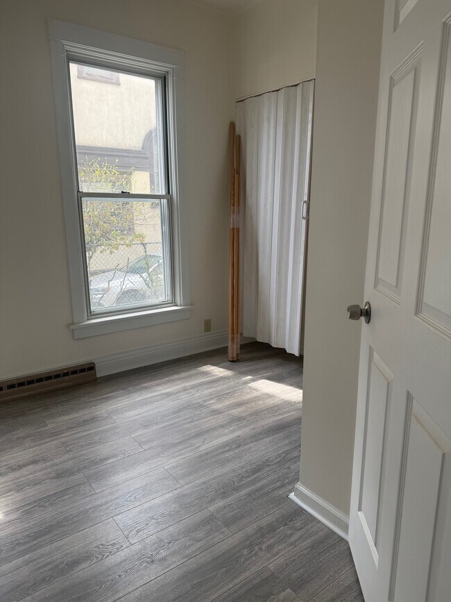 Building Photo - 1722 Wisconsin Ave