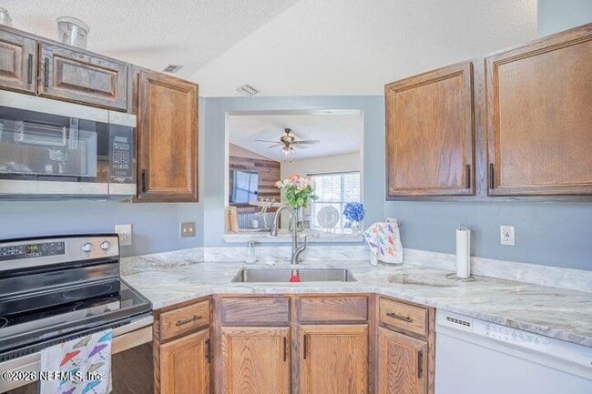 Building Photo - 8278 Sailmaker Ln