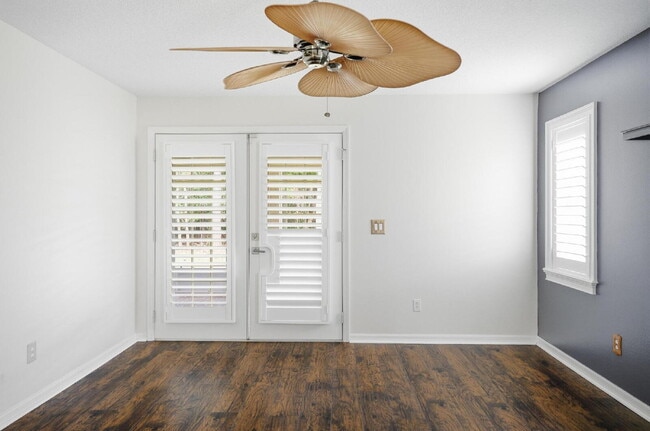 Building Photo - "Charming 3-Bedroom Home with 2 Full Baths and 2032 Sq Ft of Comfort in Palm Coast!"