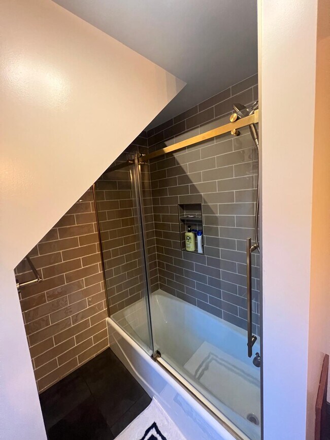 Building Photo - 7110 Ayers Meadow Ln