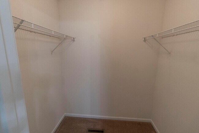 Building Photo - 3322 E St Charles Rd