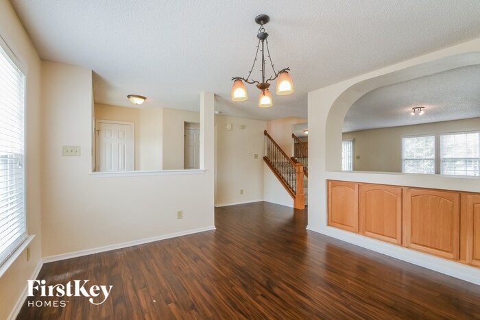 Building Photo - 10372 Waveland Cir