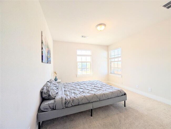 Building Photo - 6800 Bay City Bend